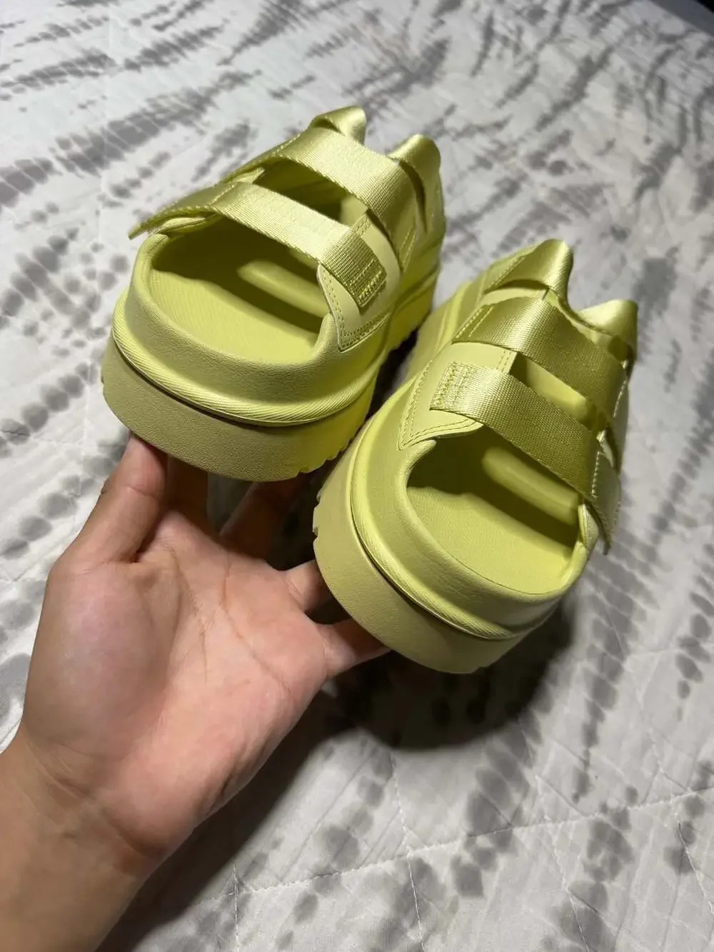 UGG Goldenglow Slides in Golden Apple Yellow 1166513K Women’s 9